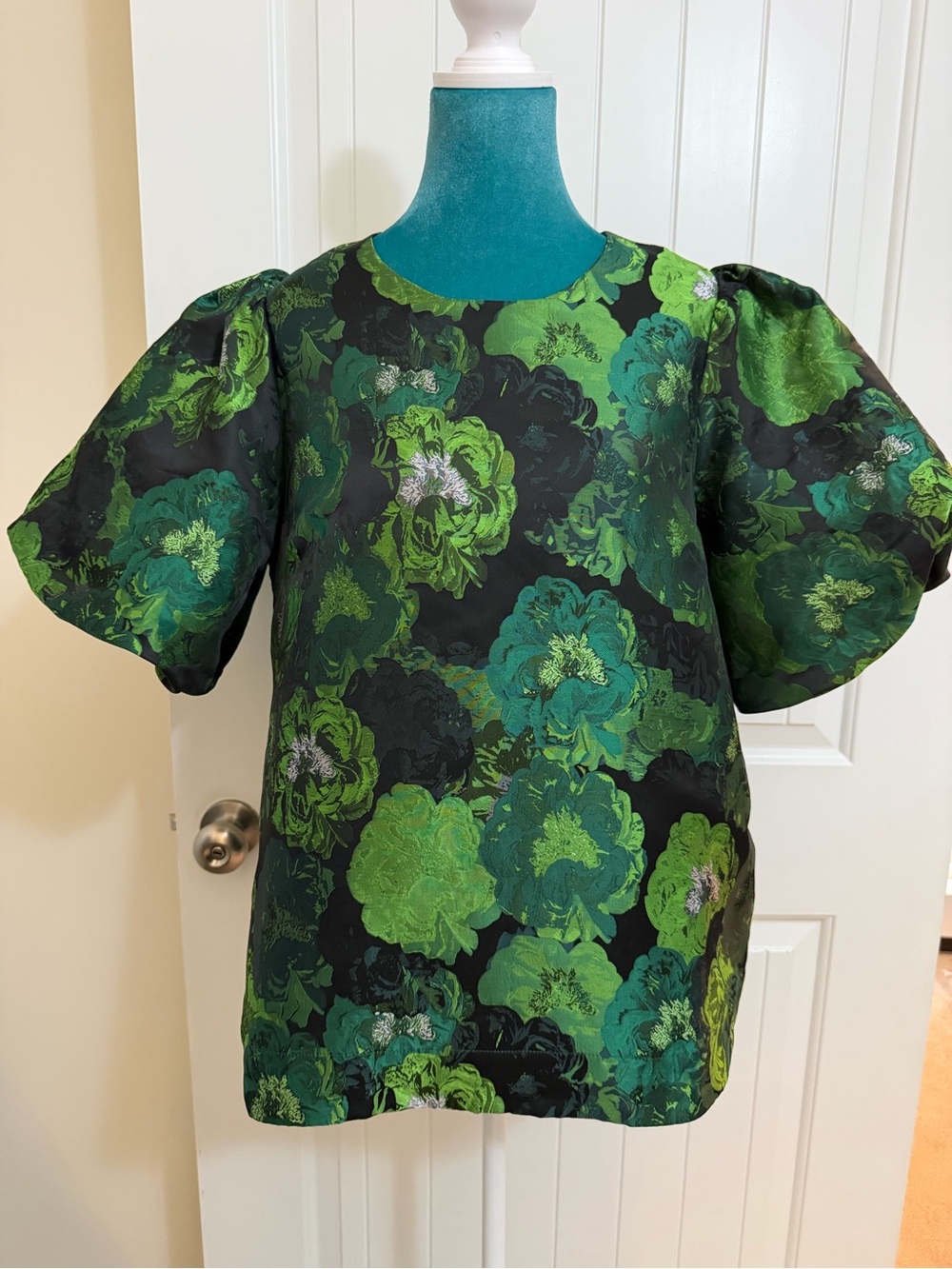 Pomander Place Bold Green Jacquard Lyla Top with Puffed Sleeve Sz Large